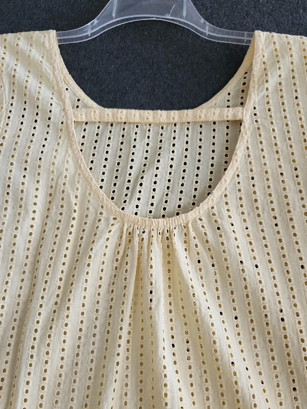 LOFT Womens Butter Yellow Eyelet Puff Sleeve Top Scoop Neck Sz Large CottageCore